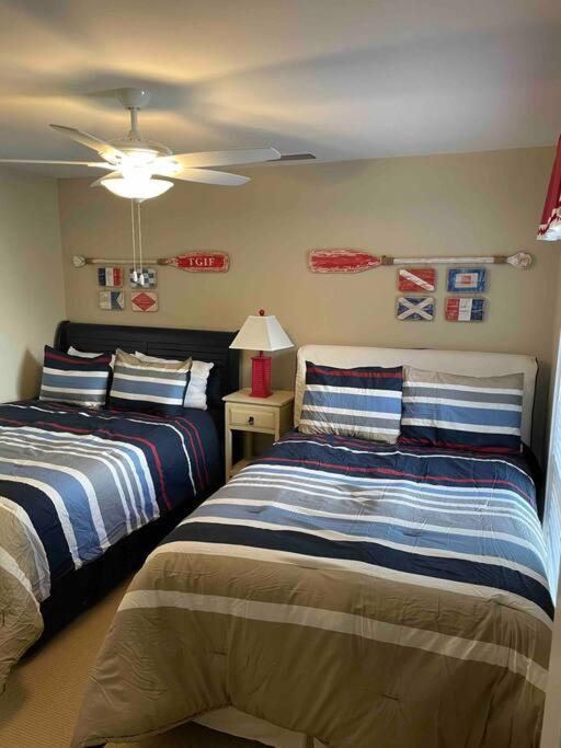In The Heart Of Harbour Town 2Br 2Ba Pool Access Close To Beach Hilton Head Island Eksteriør billede
