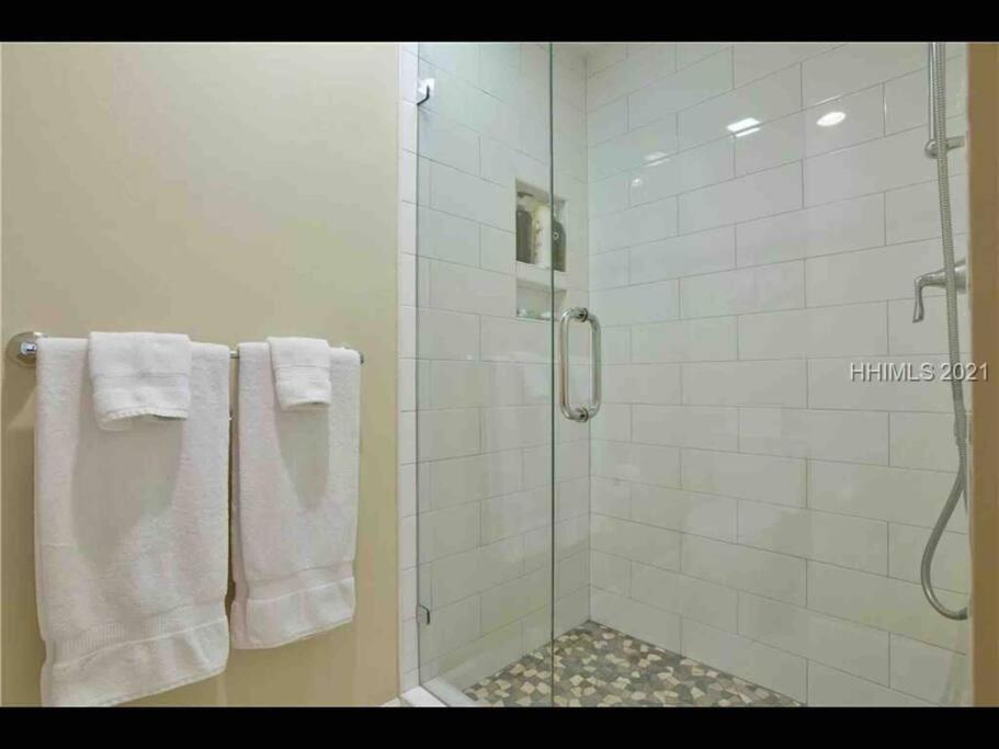 In The Heart Of Harbour Town 2Br 2Ba Pool Access Close To Beach Hilton Head Island Eksteriør billede