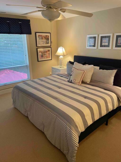 In The Heart Of Harbour Town 2Br 2Ba Pool Access Close To Beach Hilton Head Island Eksteriør billede